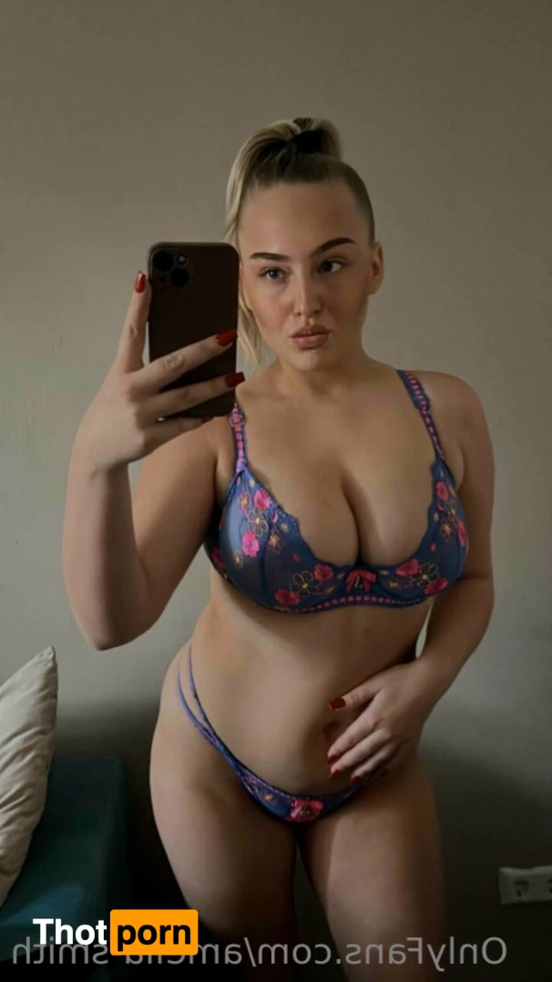 amelia-smith 11697127