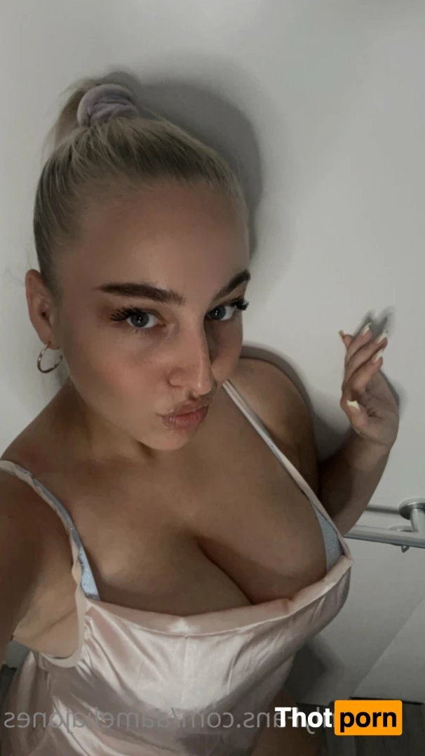 amelia-smith 11697273