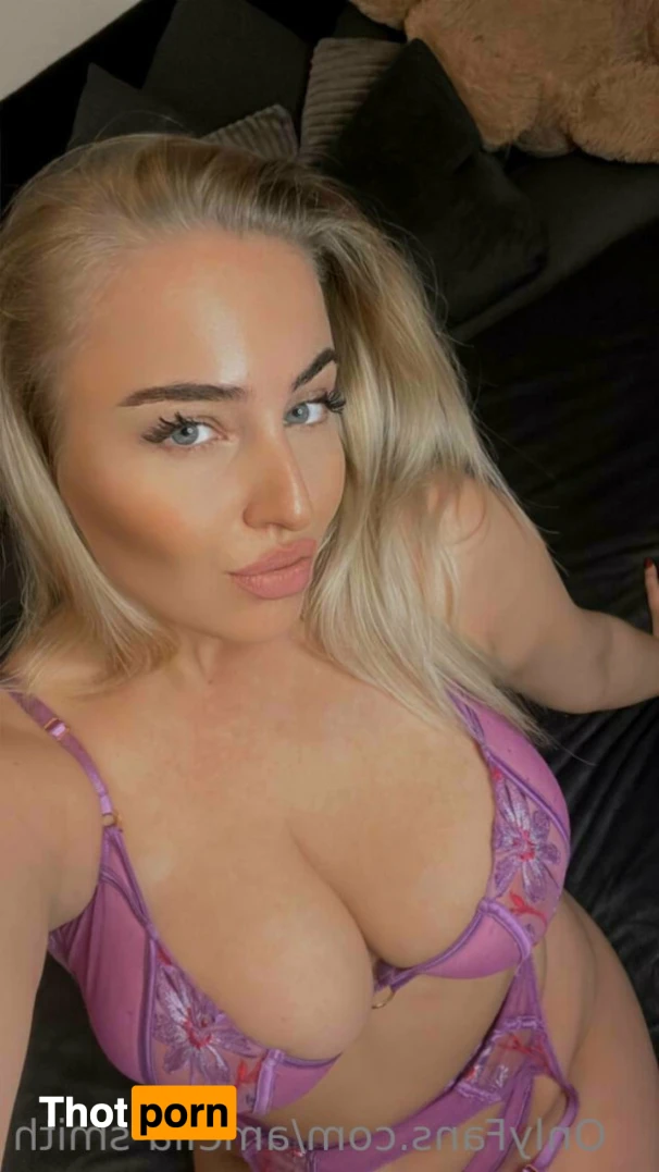 amelia-smith 11697365