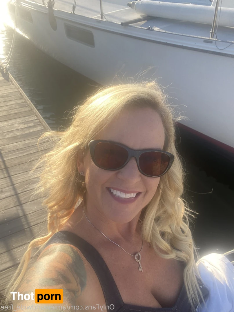 Amie World Wide 11678507