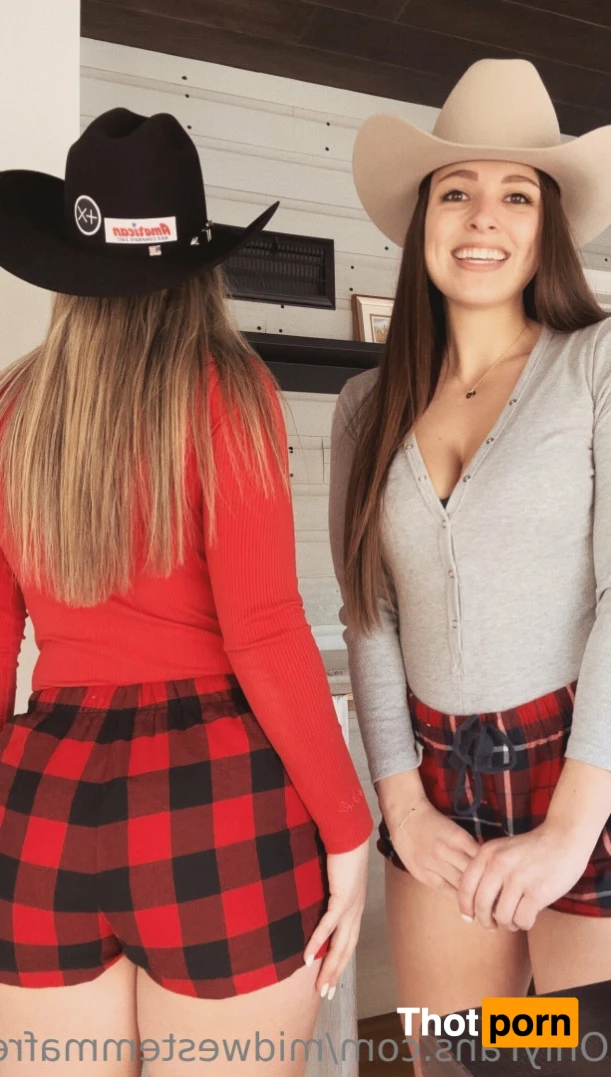 Emma Claire 14681309