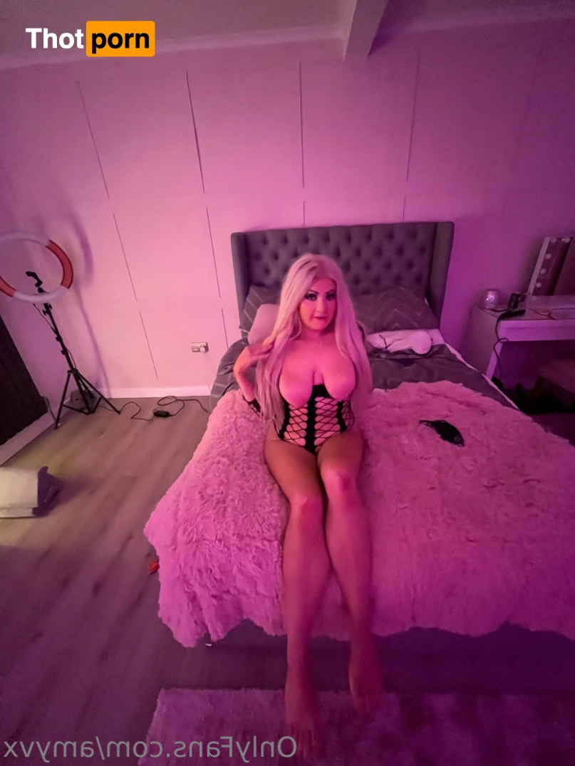 Amy 💋 British Blonde 🍭 11609205