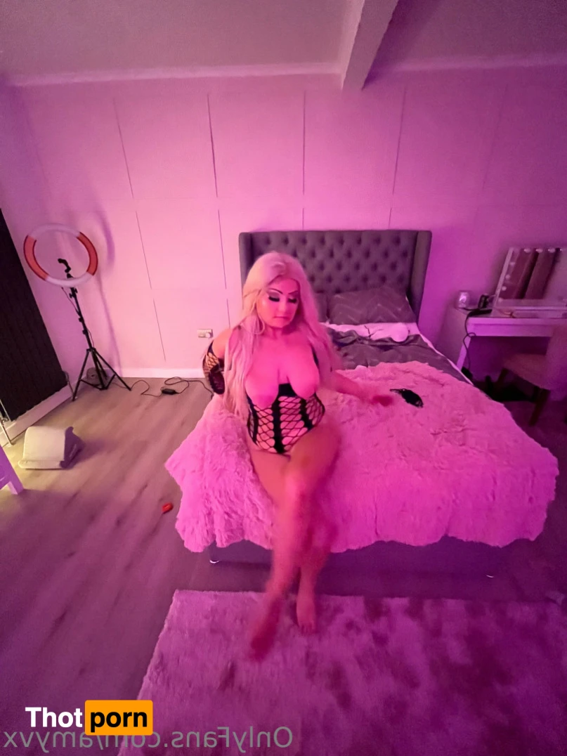 Amy 💋 British Blonde 🍭 11609401