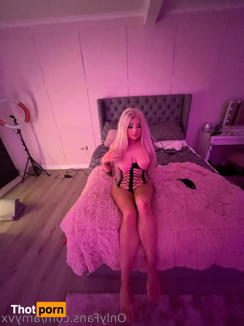 Amy 💋 British Blonde 🍭 11609429