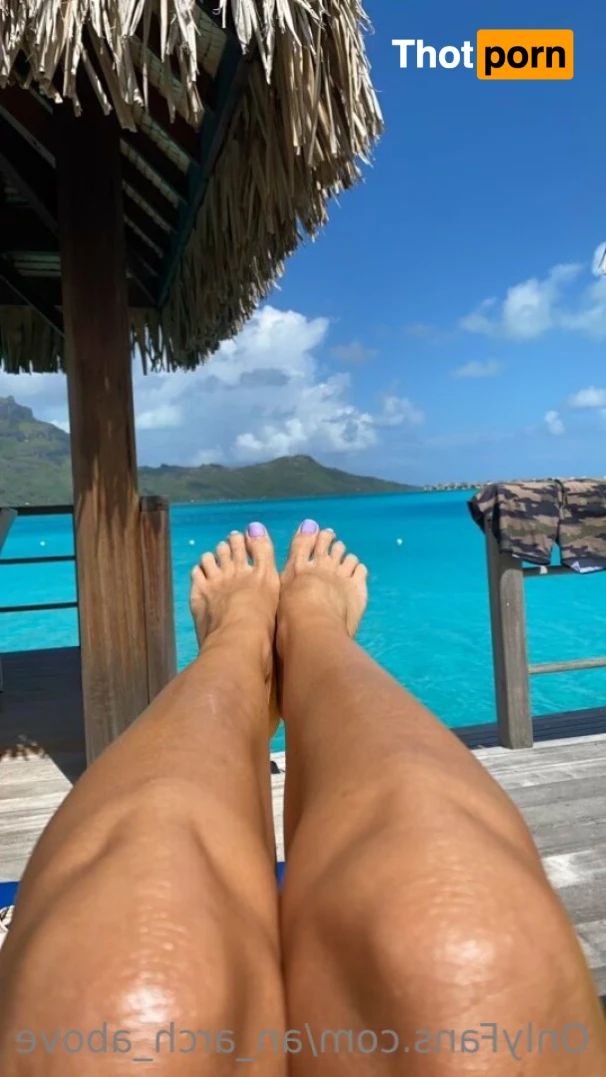 Dancer’s Feet 11608637