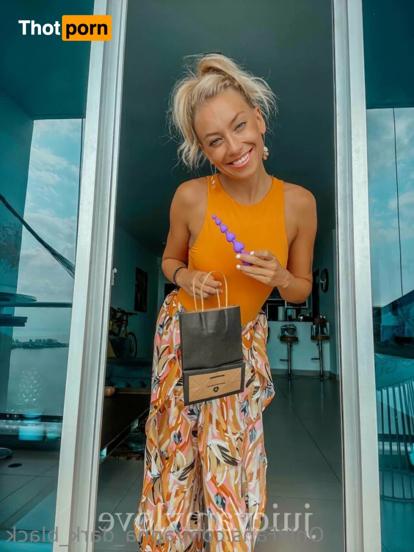 Anna Dark 🖤 16523443