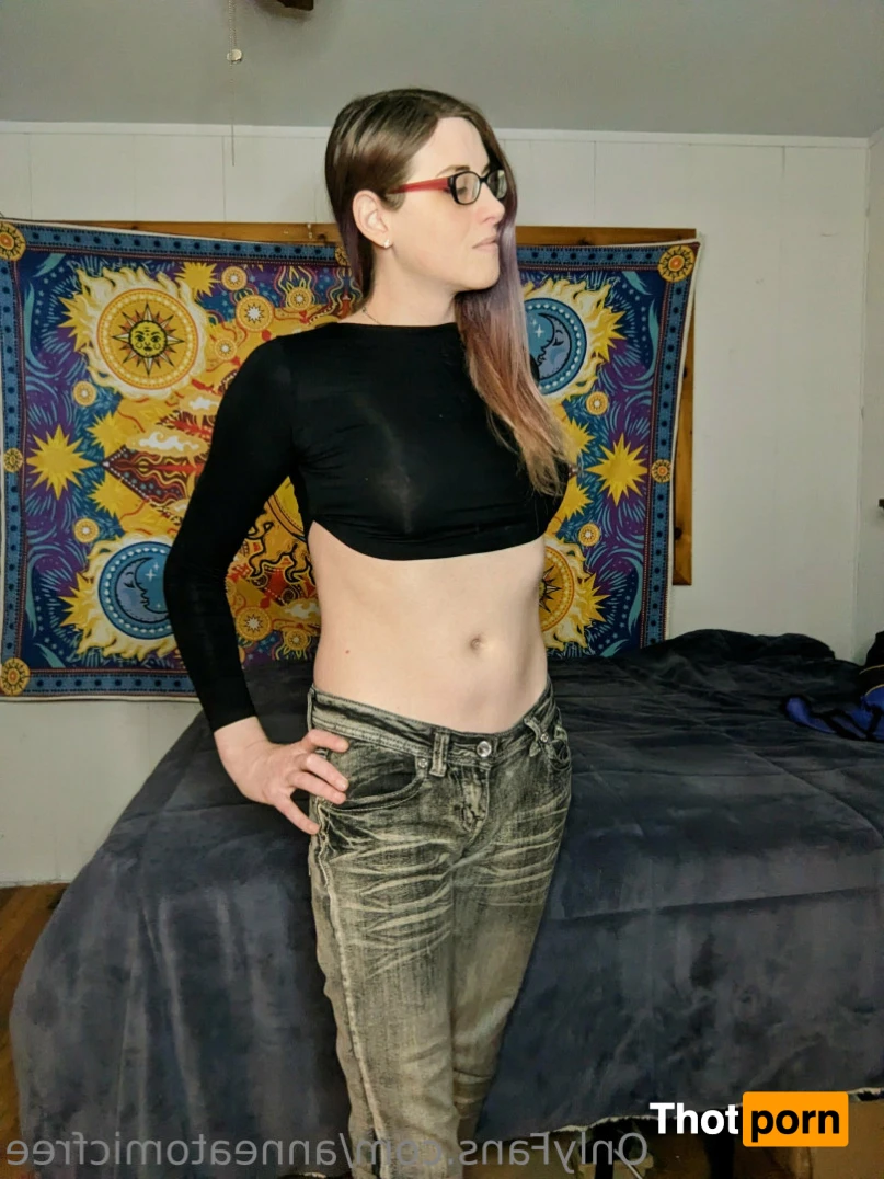 Anne Atomic (Free) 16513595