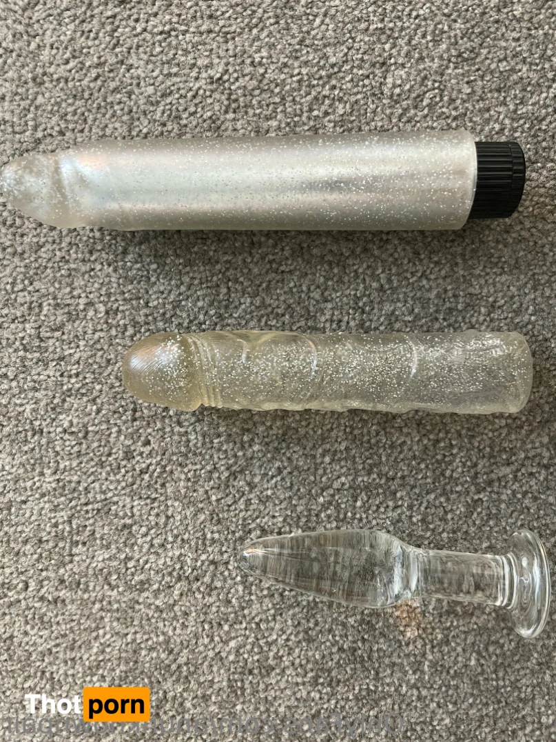 Anunknownpair 16510583