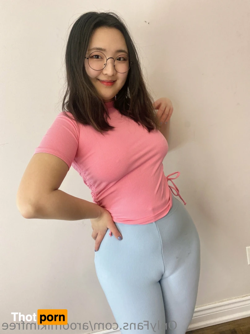 AroomiKim Video Store 16447228