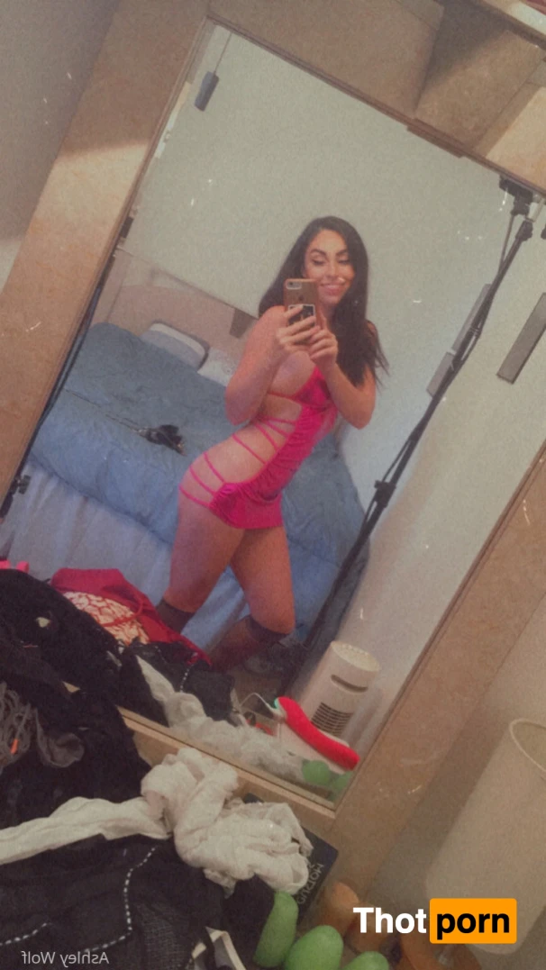 Ashley Wolf 16440669