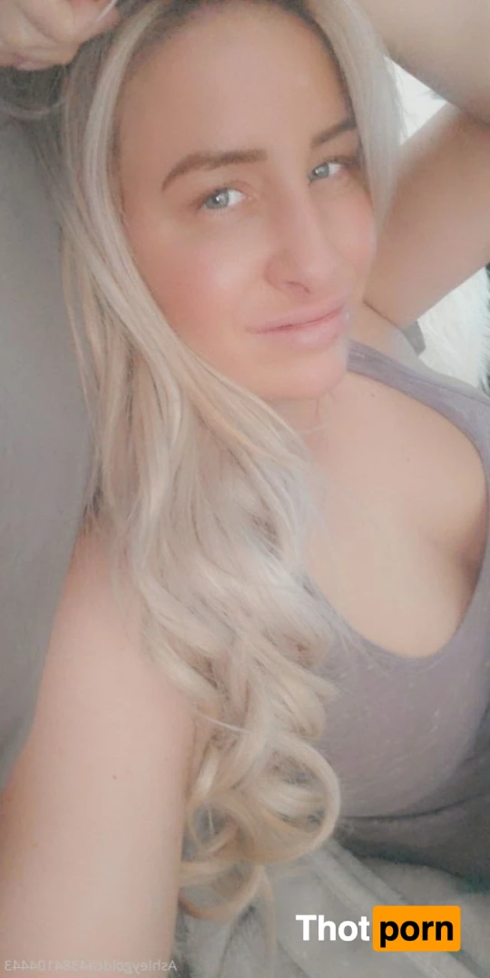 Ashley Gold 16412970