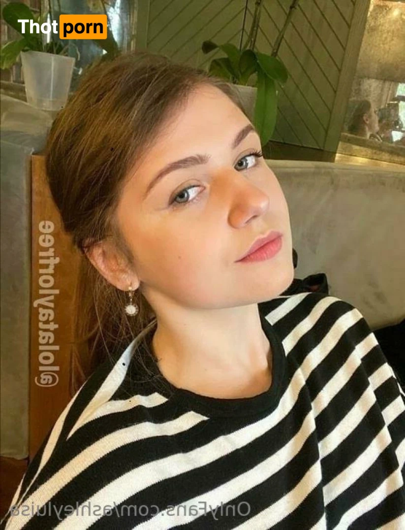 ashleyluisa 16410369