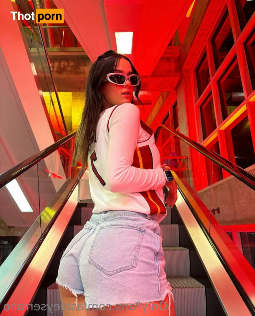 ⭐️Ashley Serrano 16401791