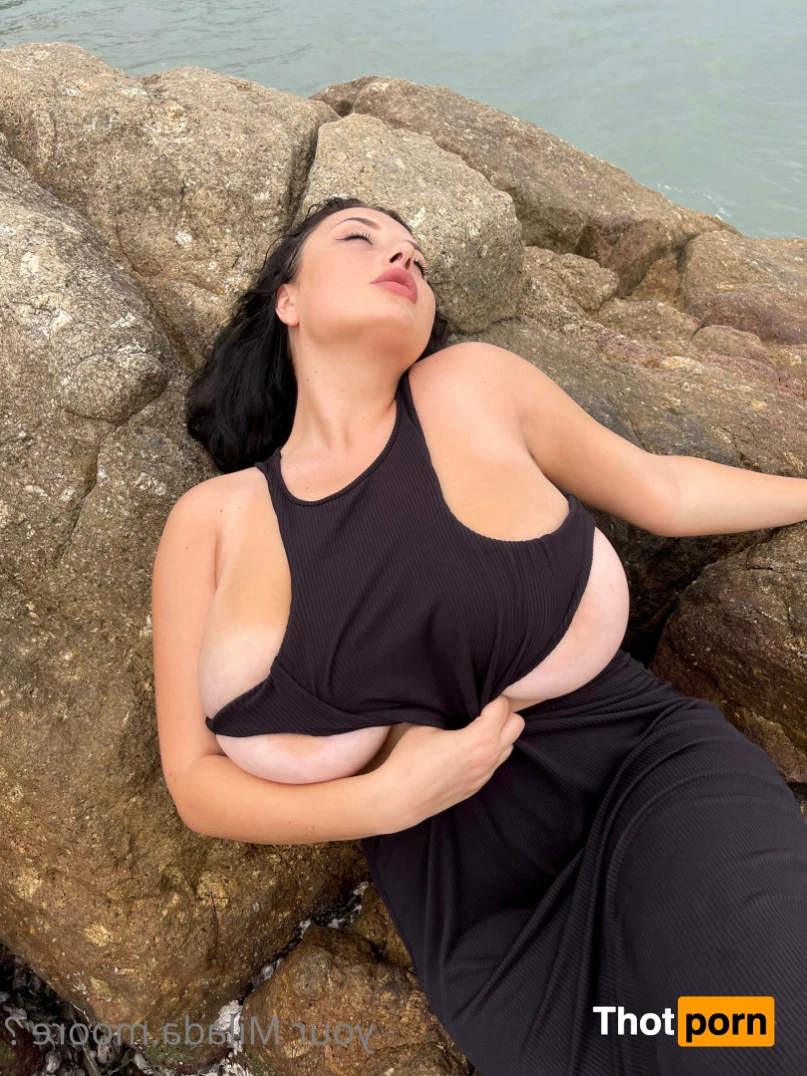 Milada Moore 6391113