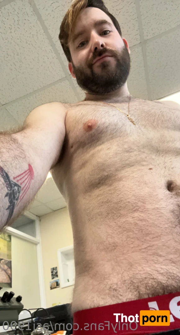 Adam🏳️‍🌈 16382932