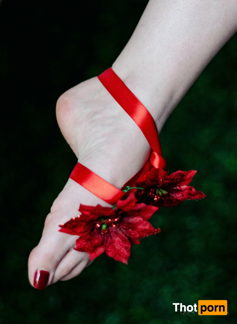 Athena's Feet 14312535