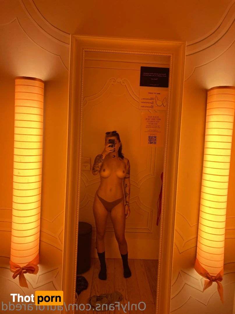 Aurora Redd 16366811