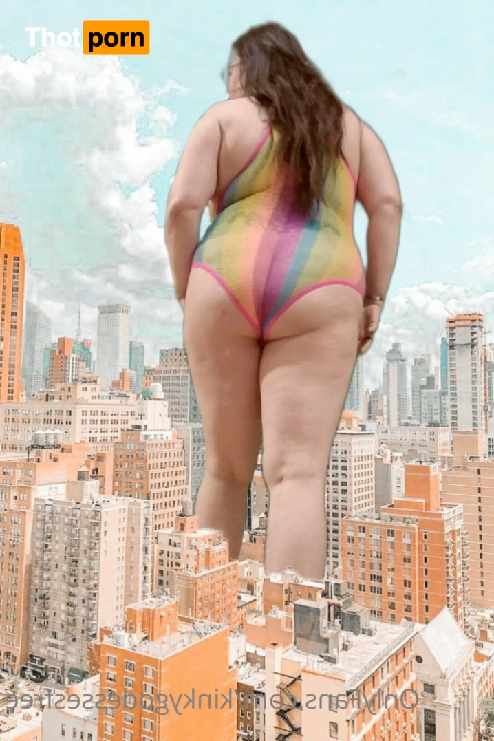 Aussie Giantess Free 16366053