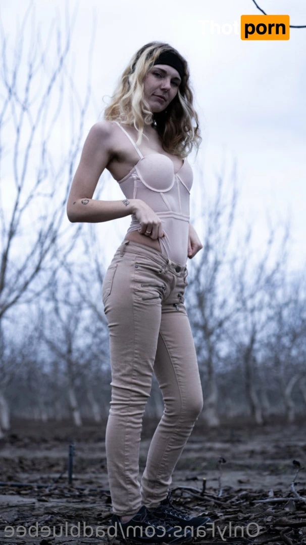 Becki Blue Eyes 16214535