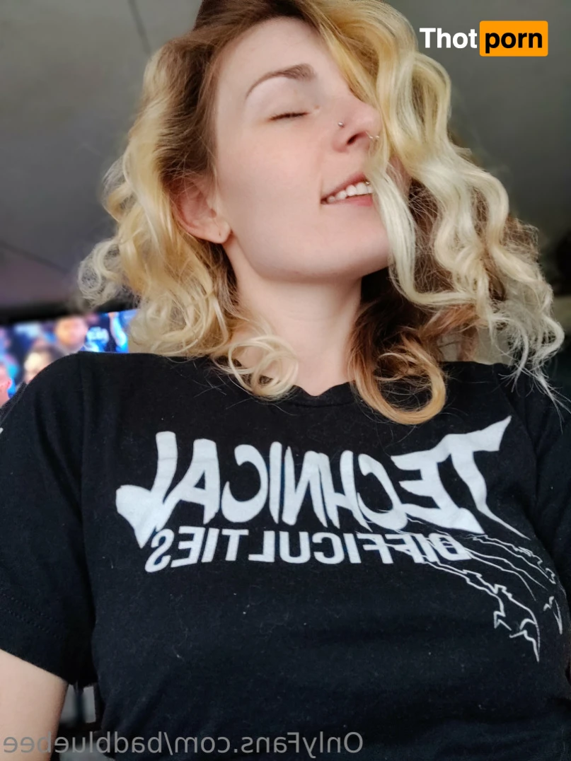 Becki Blue Eyes 16214812