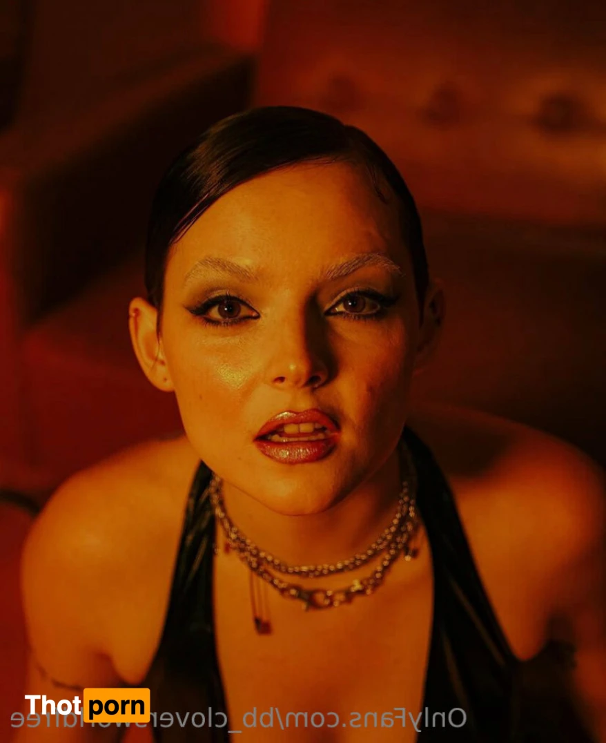 Clover’s World Free 16174421