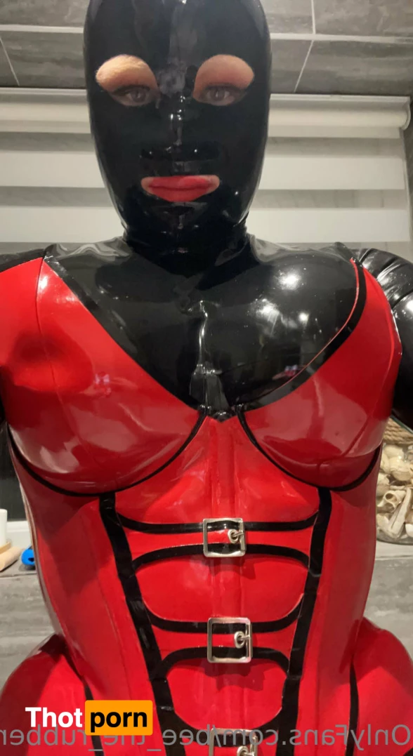 Bee_The_Rubber_Doll 14150635
