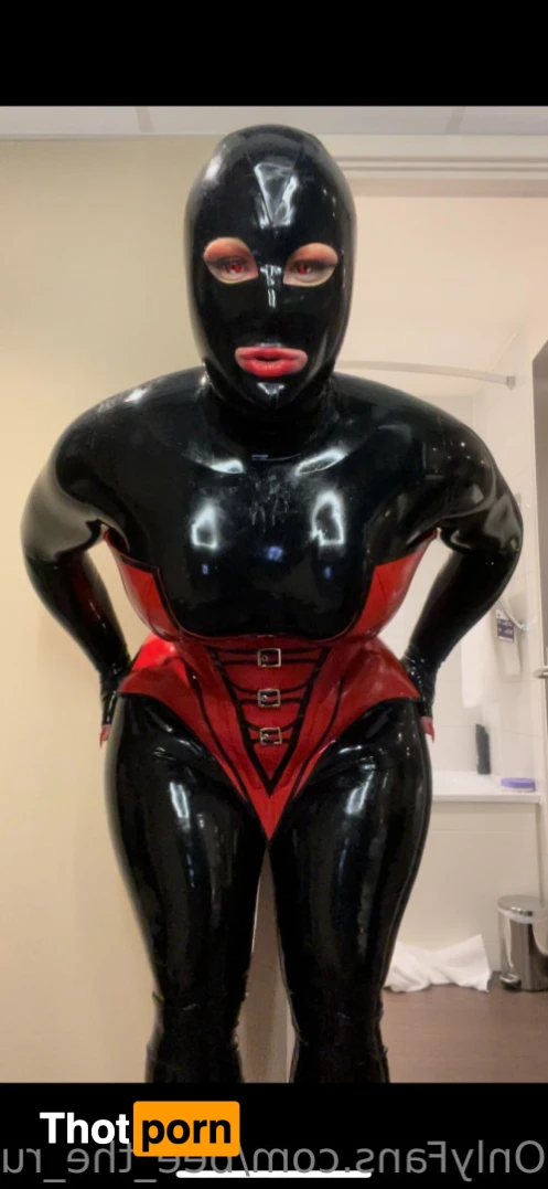 Bee_The_Rubber_Doll 15857441