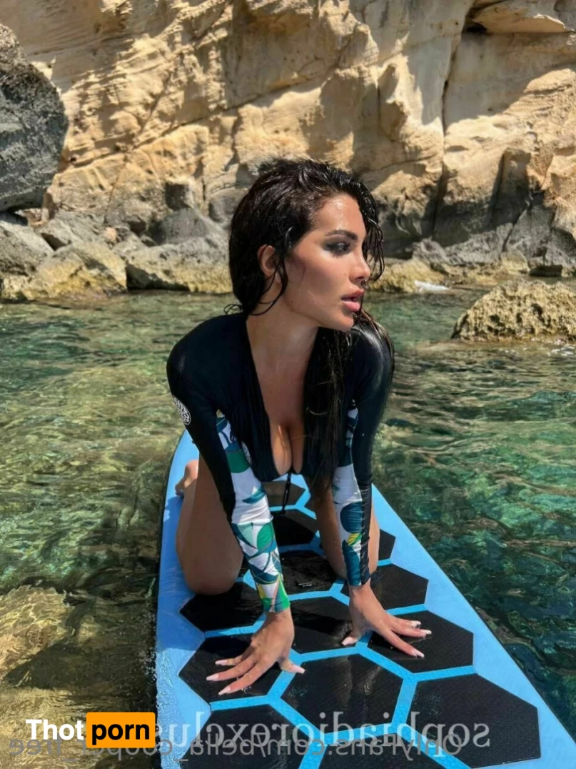 Bella Cooper 15850430