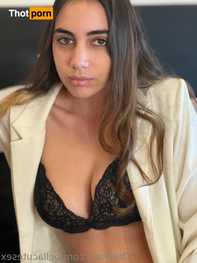 Bella CuteTeen 🧡 Barely Legal 18 y.O 🔞 15841013