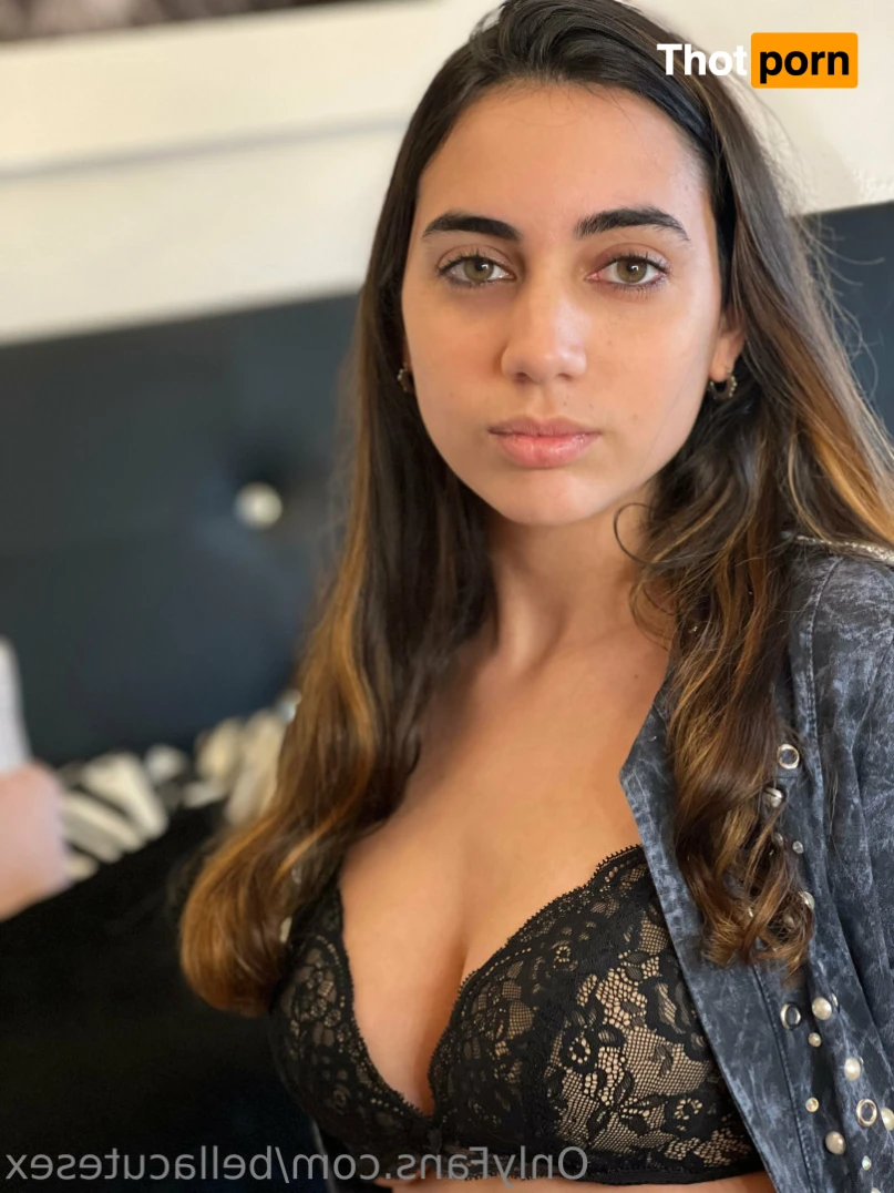 Bella CuteTeen 🧡 Barely Legal 18 y.O 🔞 15841125