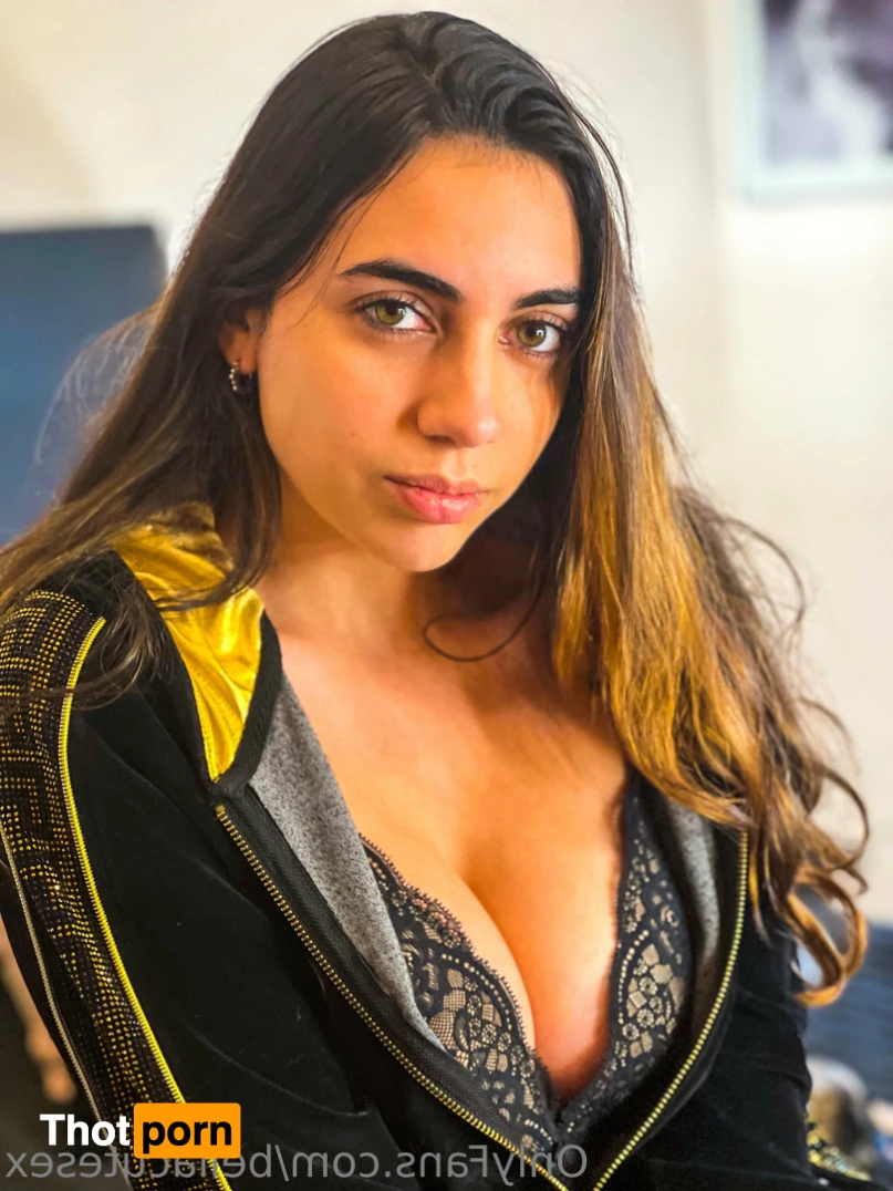 Bella CuteTeen 🧡 Barely Legal 18 y.O 🔞 15841314