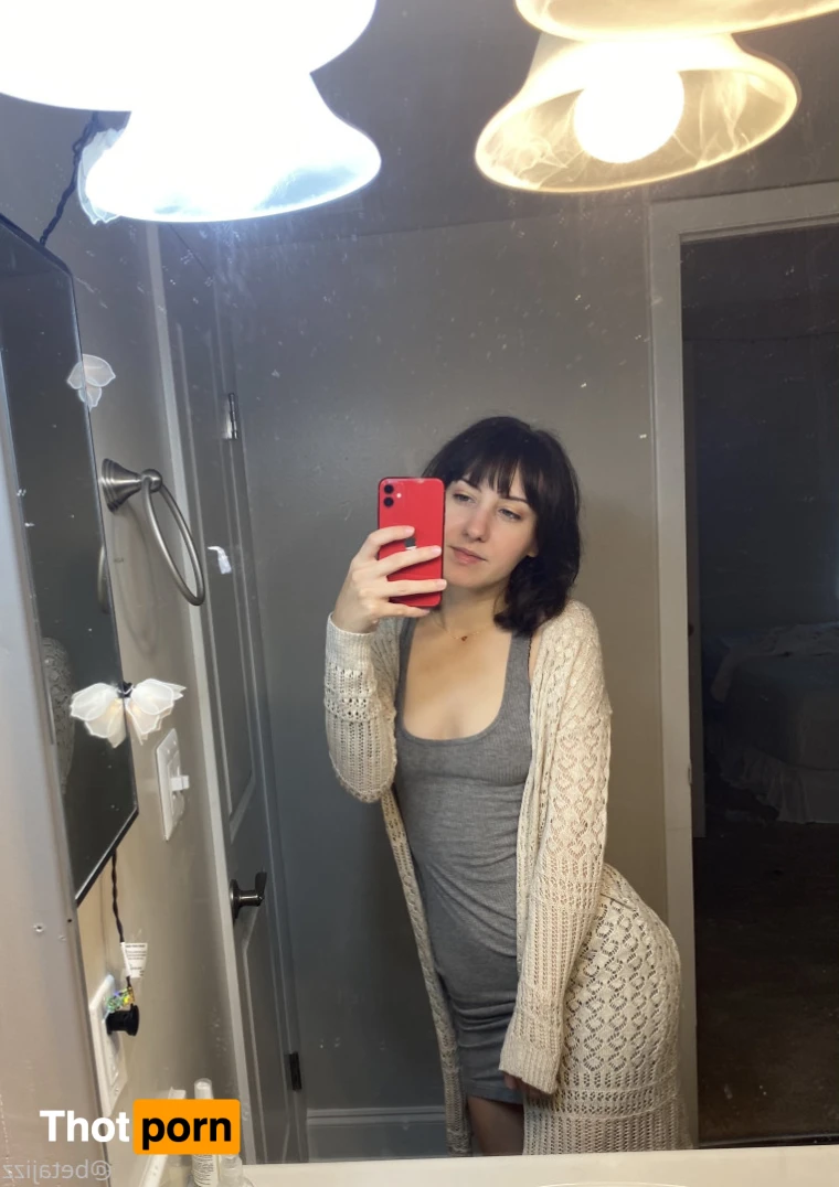 Beverly B✨ 15813633