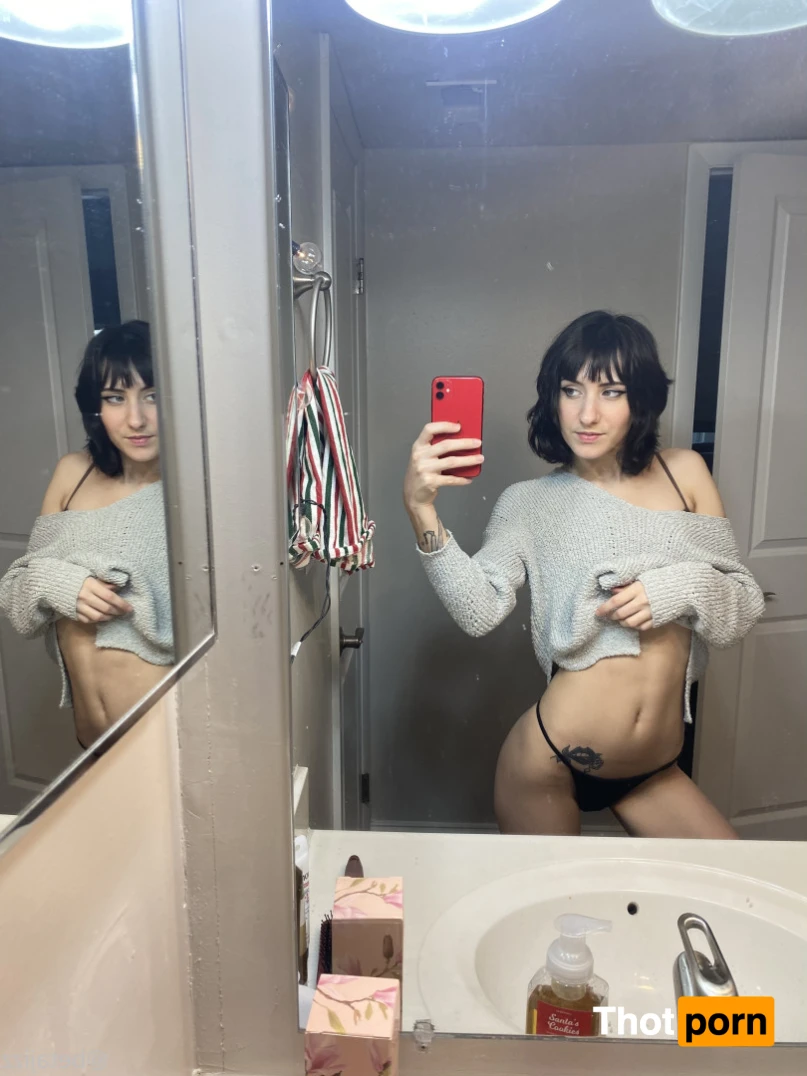 Beverly B✨ 15814196