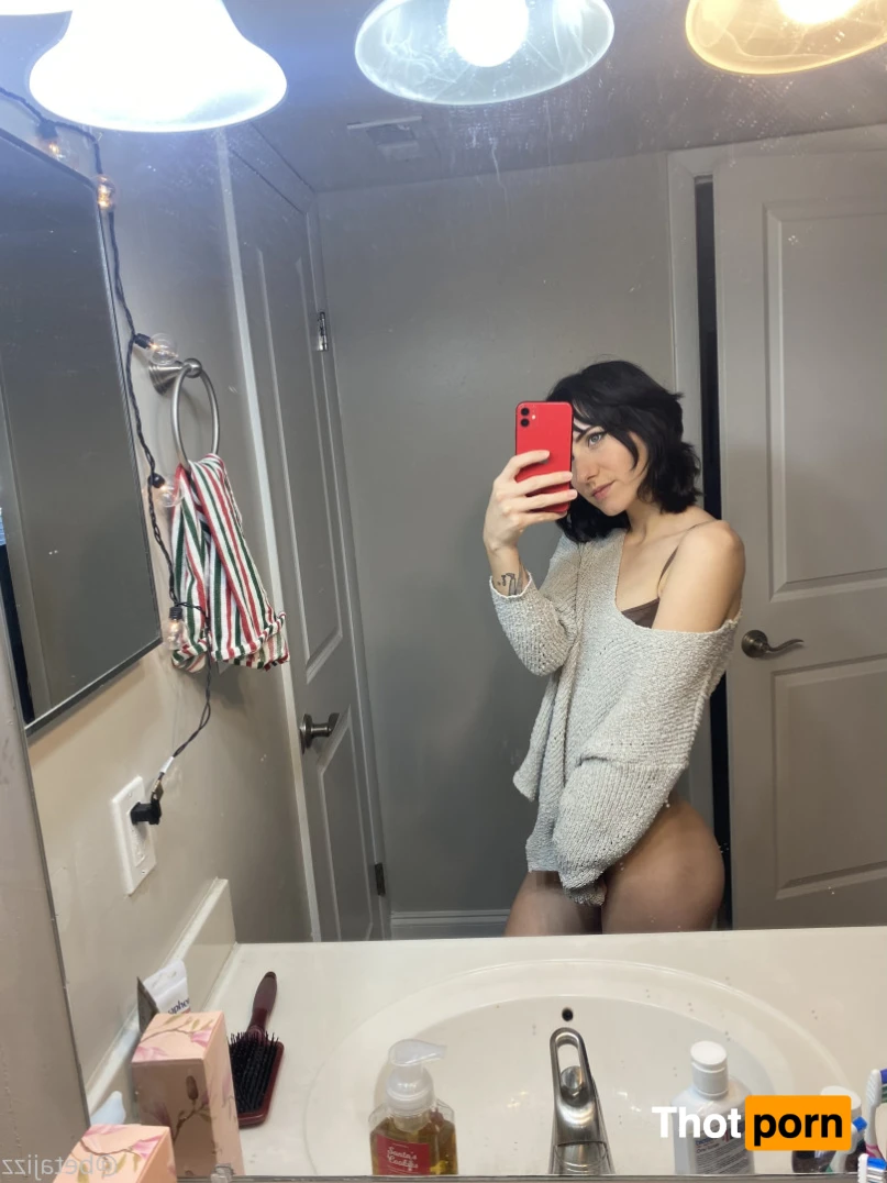 Beverly B✨ 15814299