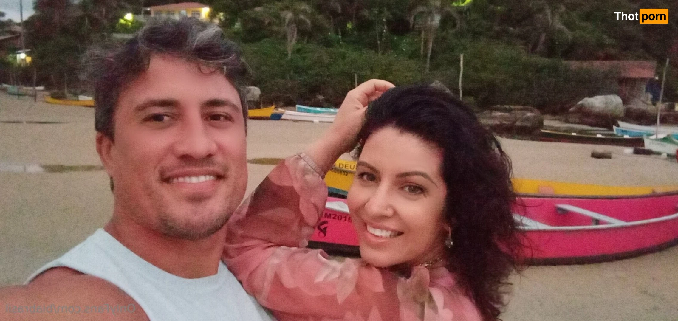 Natural life.   Our life on the beach 15742977