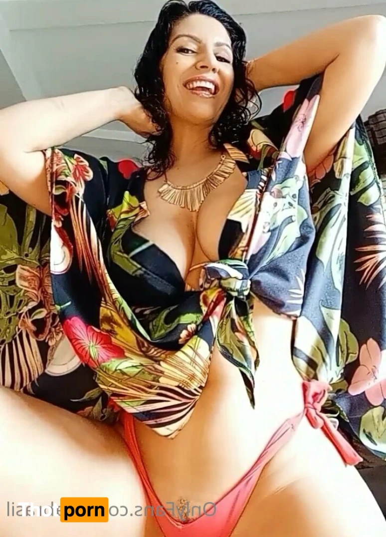 Natural life.   Our life on the beach 15743090