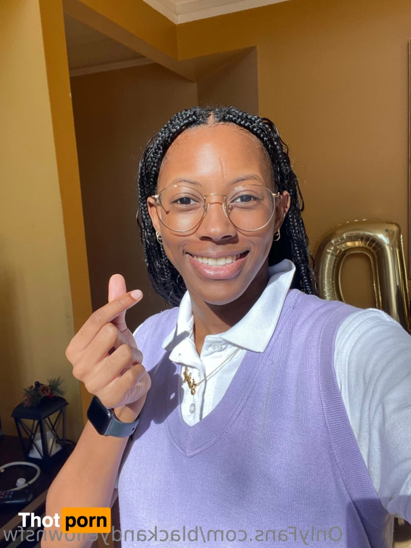 blackandyellownsfw 15670207