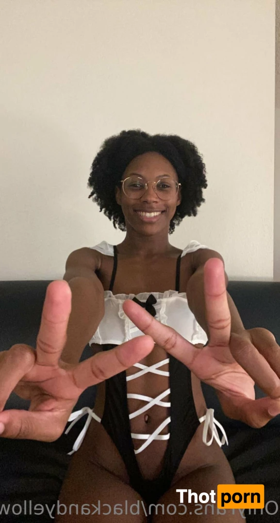 blackandyellownsfw 15670362