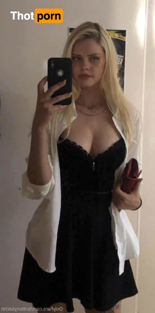 Britt 🐝🍯🥂 15378746