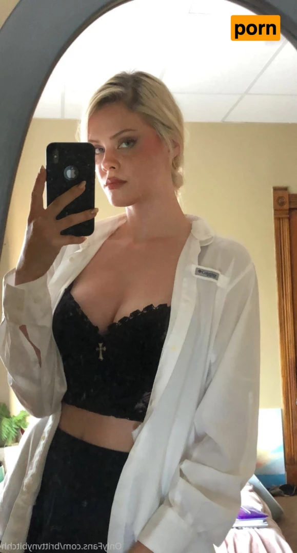 Britt 🐝🍯🥂 15378841