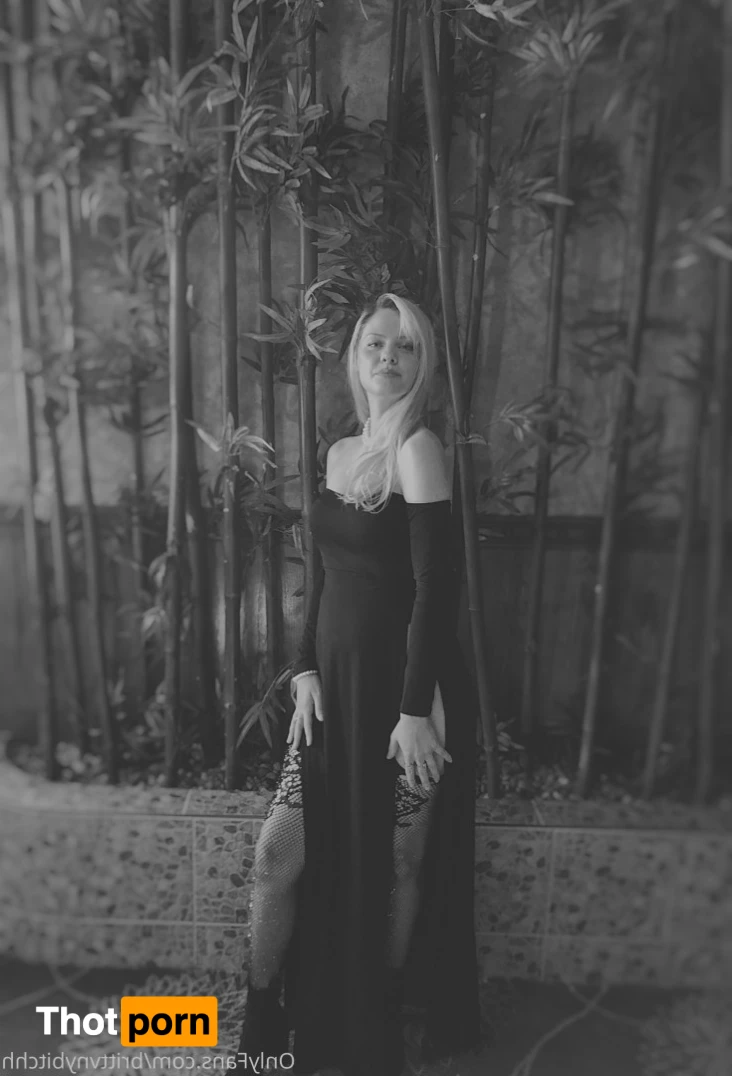 Britt 🐝🍯🥂 15378870