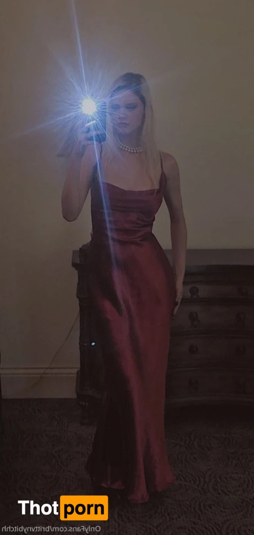 Britt 🐝🍯🥂 15378913