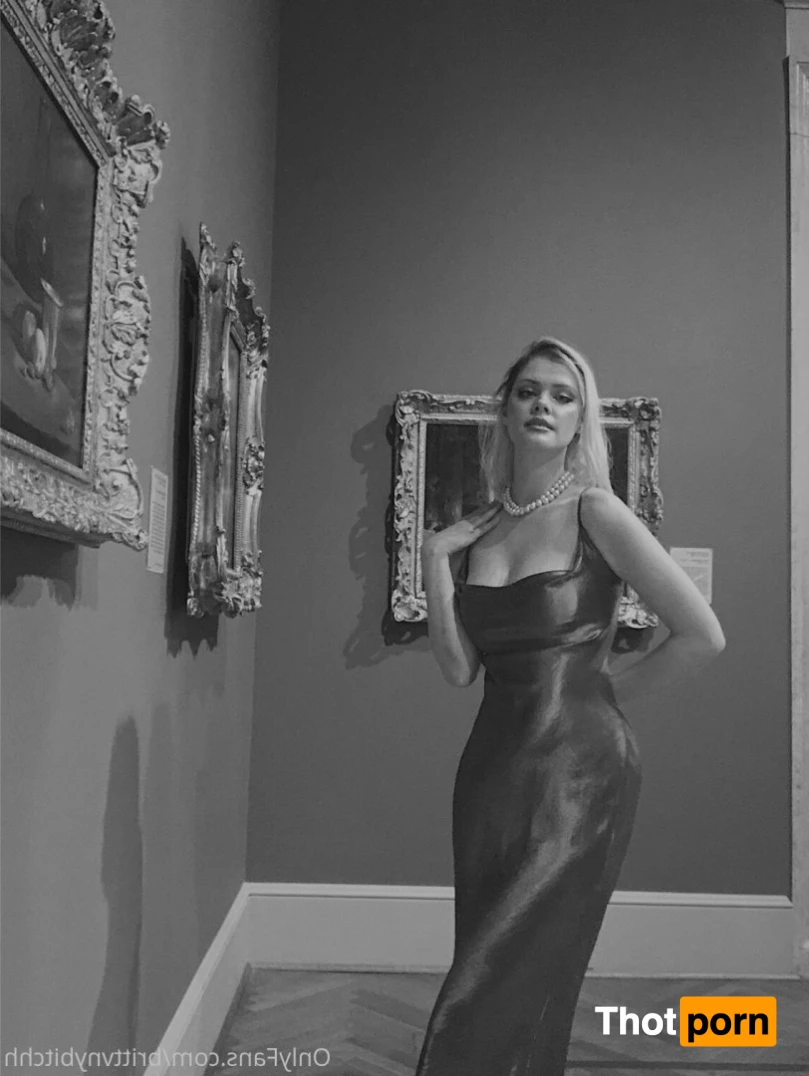 Britt 🐝🍯🥂 15378923