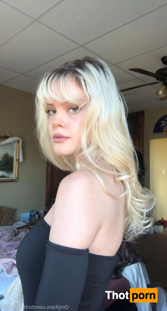 Britt 🐝🍯🥂 15379048