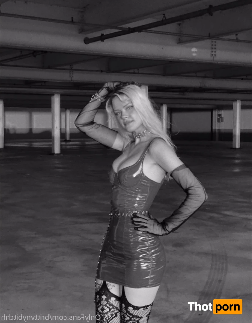 Britt 🐝🍯🥂 15379088