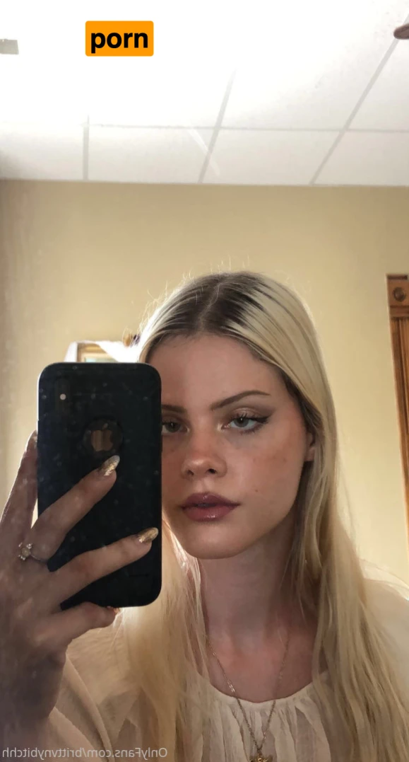 Britt 🐝🍯🥂 15379115