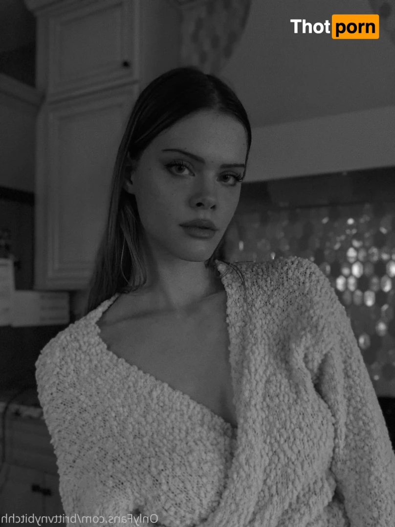 Britt 🐝🍯🥂 15379186