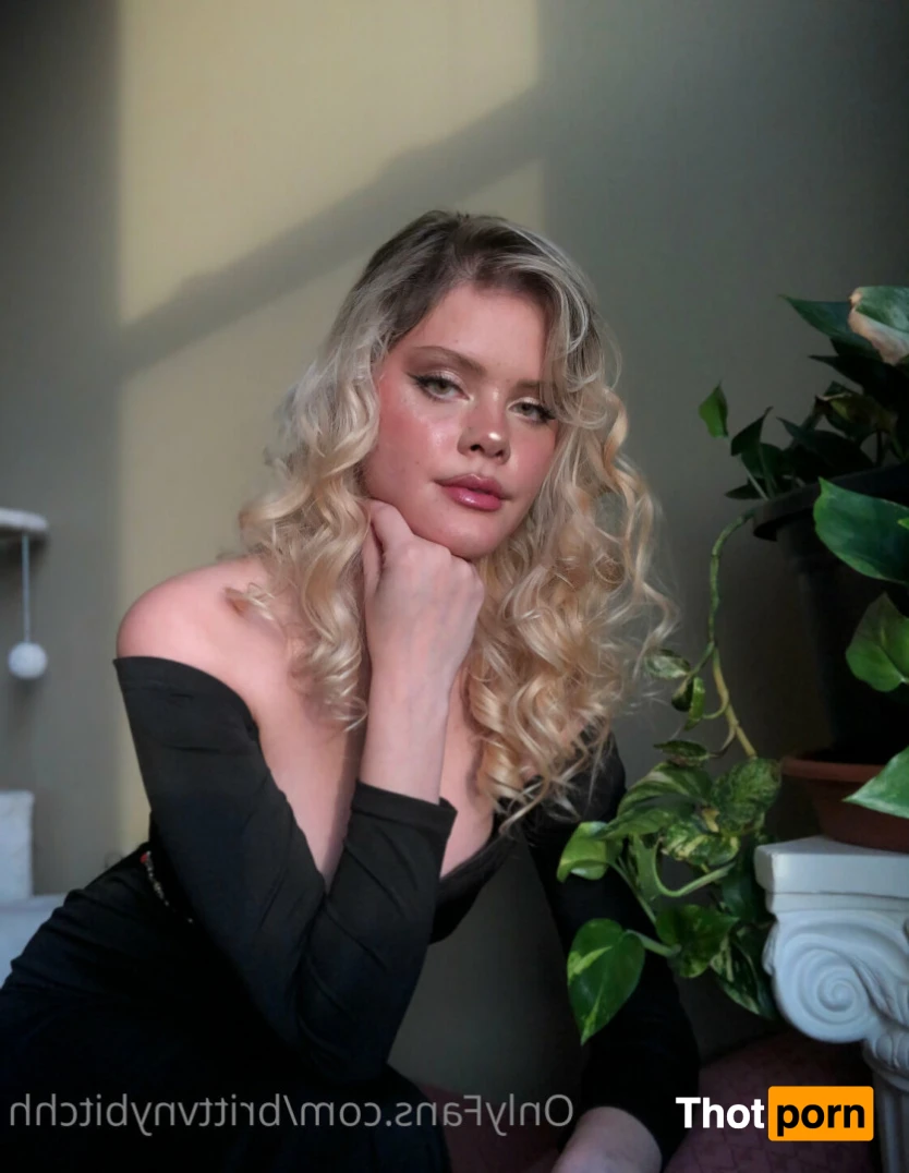 Britt 🐝🍯🥂 15379353