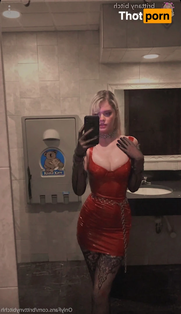 Britt 🐝🍯🥂 15379396