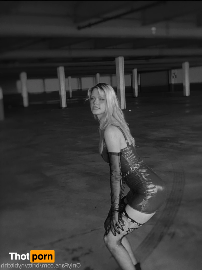 Britt 🐝🍯🥂 15379461